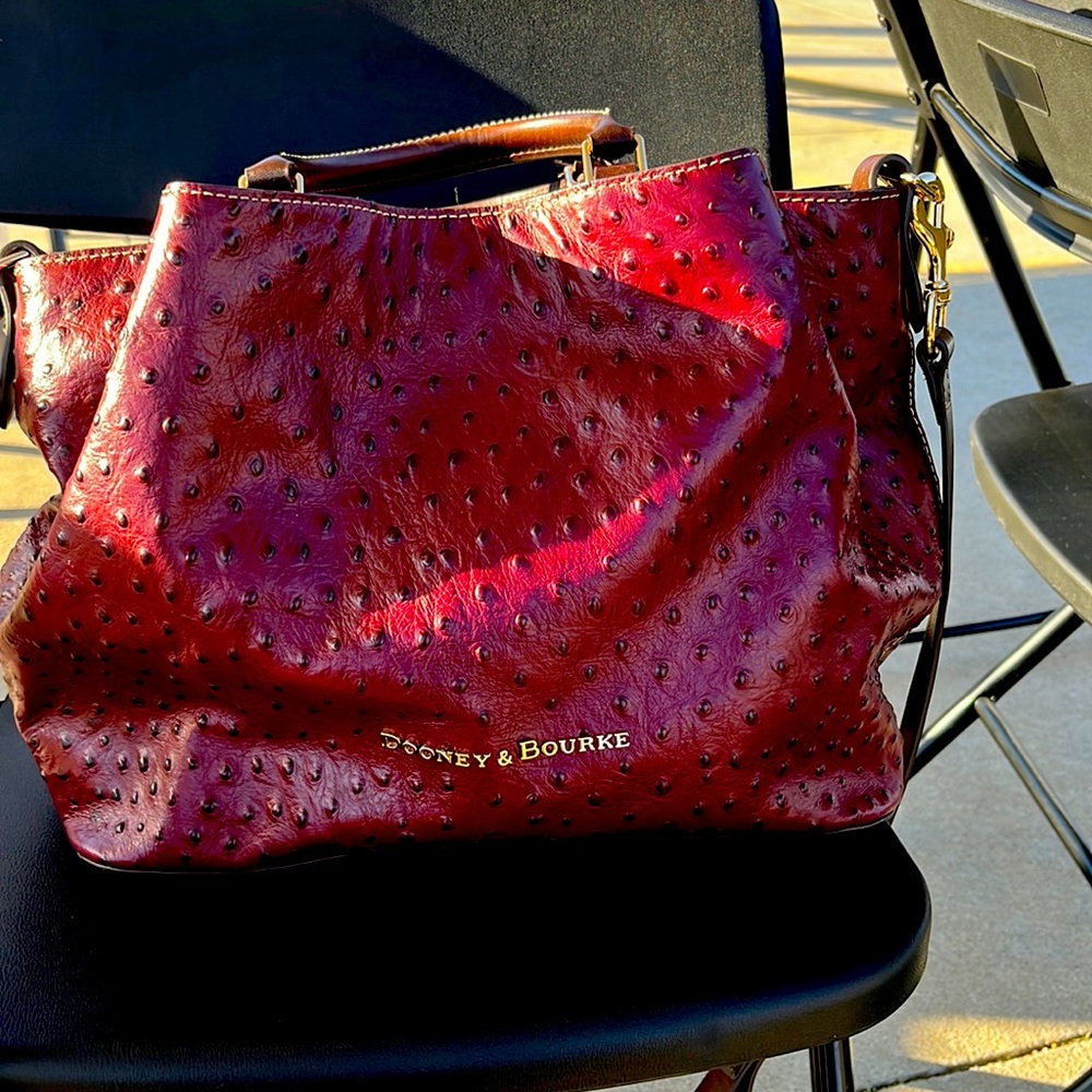 Large Dooney Handbag 3 Compartments